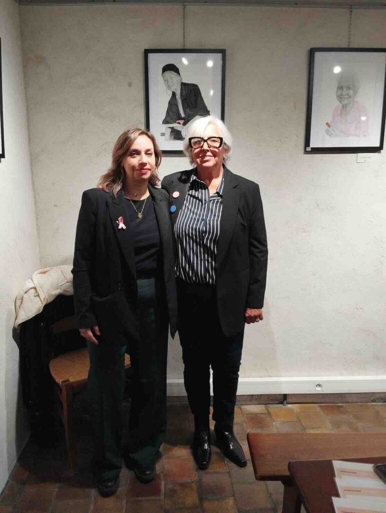 exposition tableau portraits femmes asiatiques vietnam