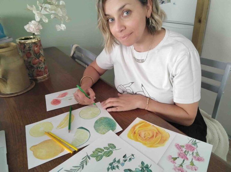 femme illustratrice dessin realiste atelier