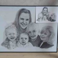 portrait dessin illustration realiste realisme famille grand pere papa maman petit fils fille enfant format cadre